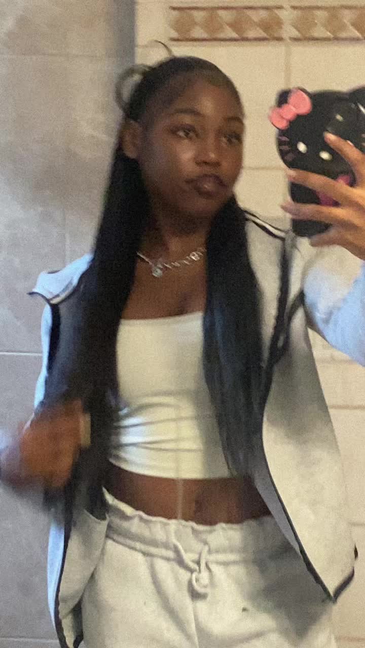 @queenrackzz