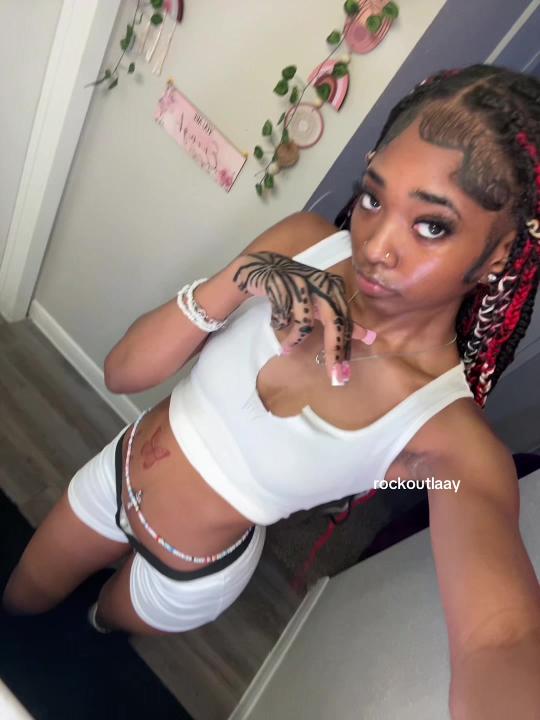 @rockoutlaay