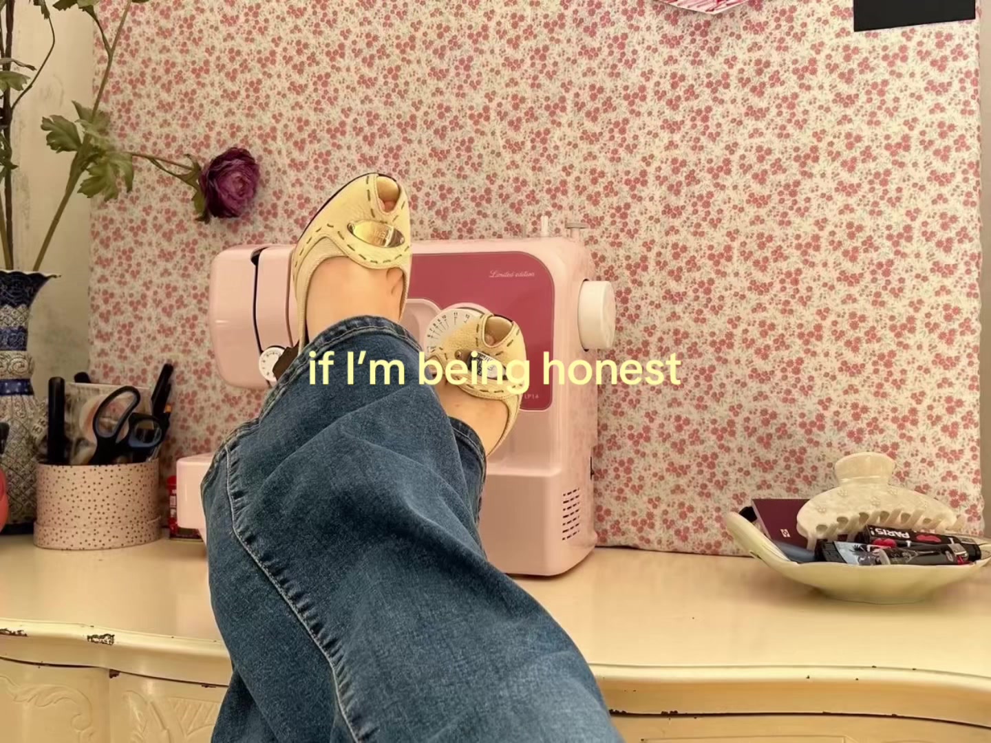 @𝔩𝔬𝔰𝔱𝔤𝔦𝔯𝔩𝔬𝔫𝔢𝔞𝔯𝔱𝔥