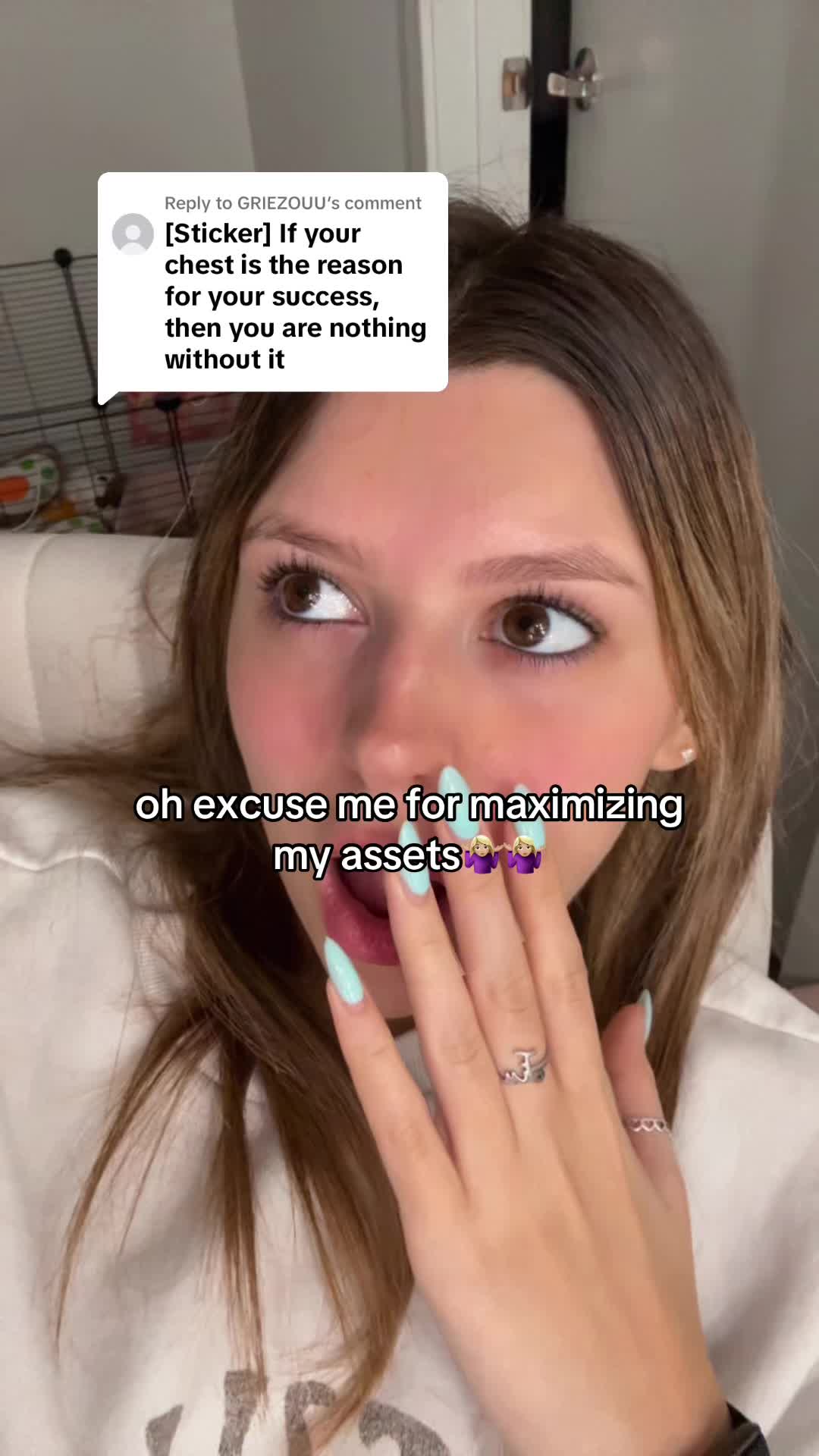 @missapplesaucy