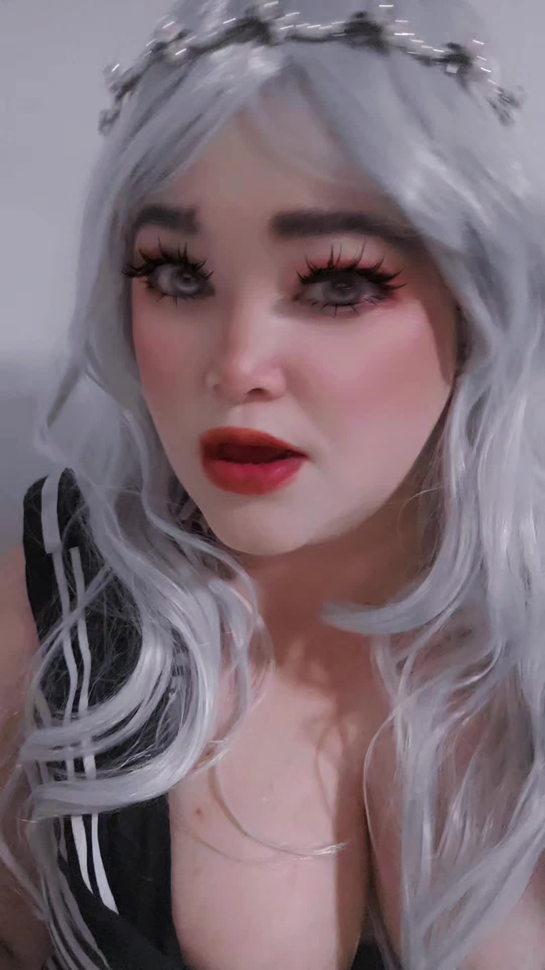 @Yiyi T