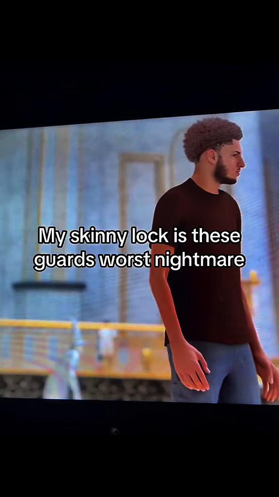 @⃟