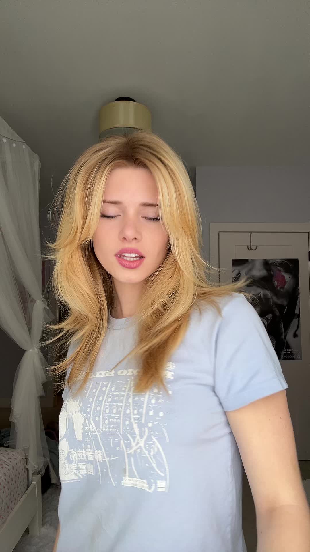 @addiefeeeley