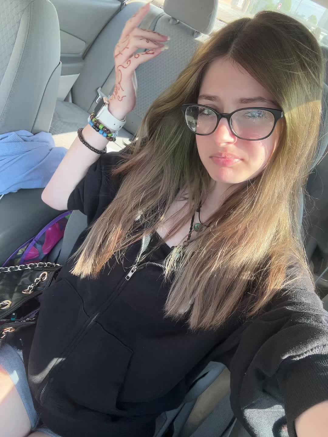 @Kyra🧟&zwj;♀️💋