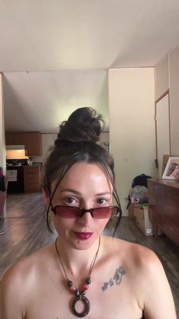 @hayhay🎱🎰🍒🚬