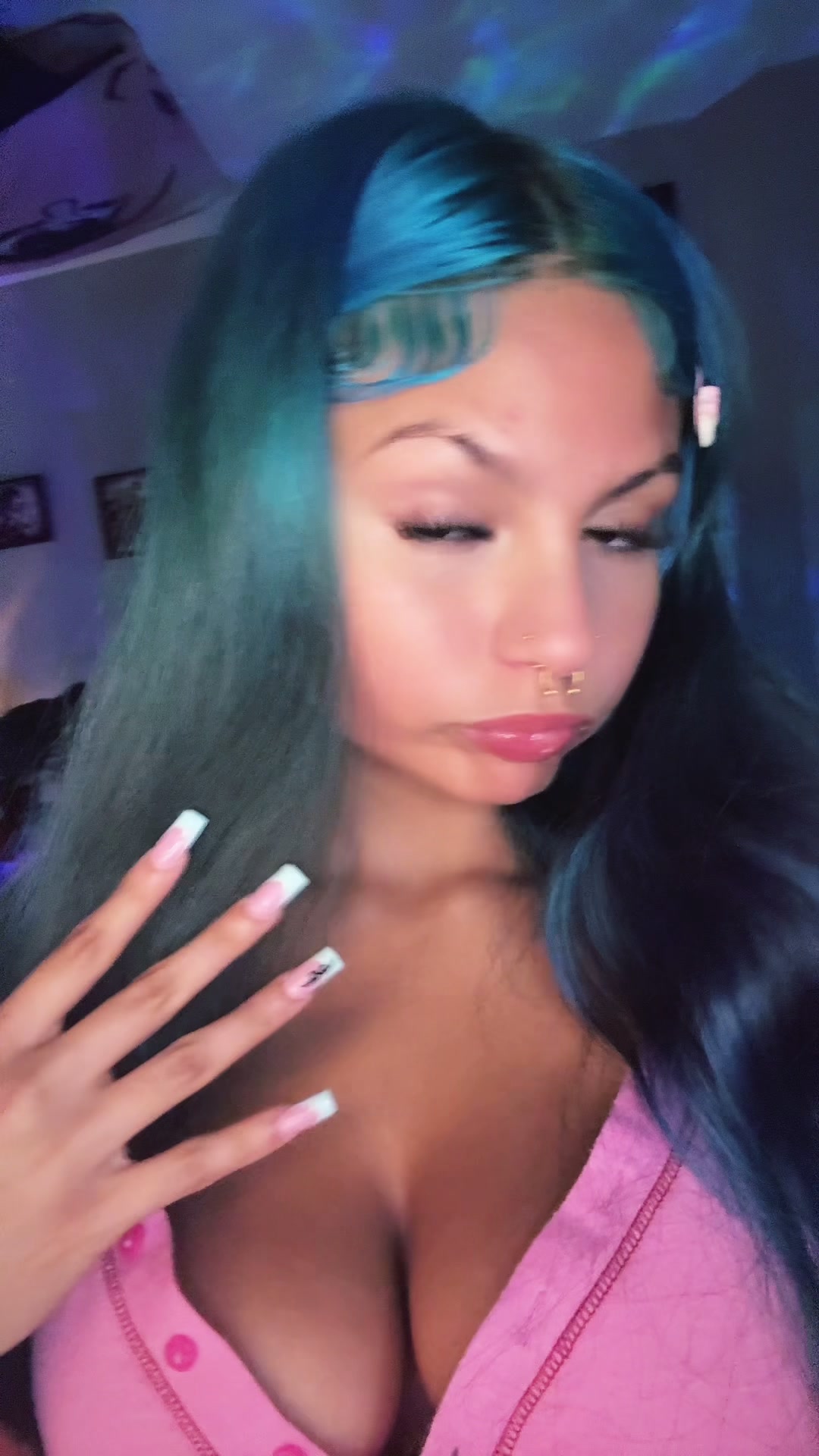 @liliyanaaaa