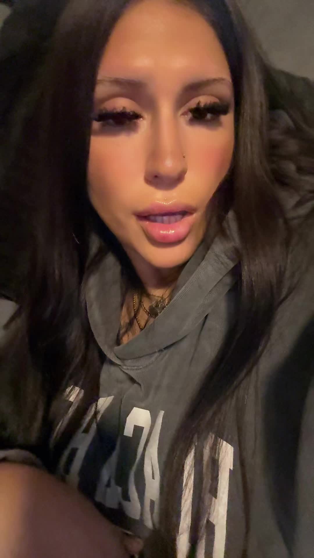 @cassiebadass