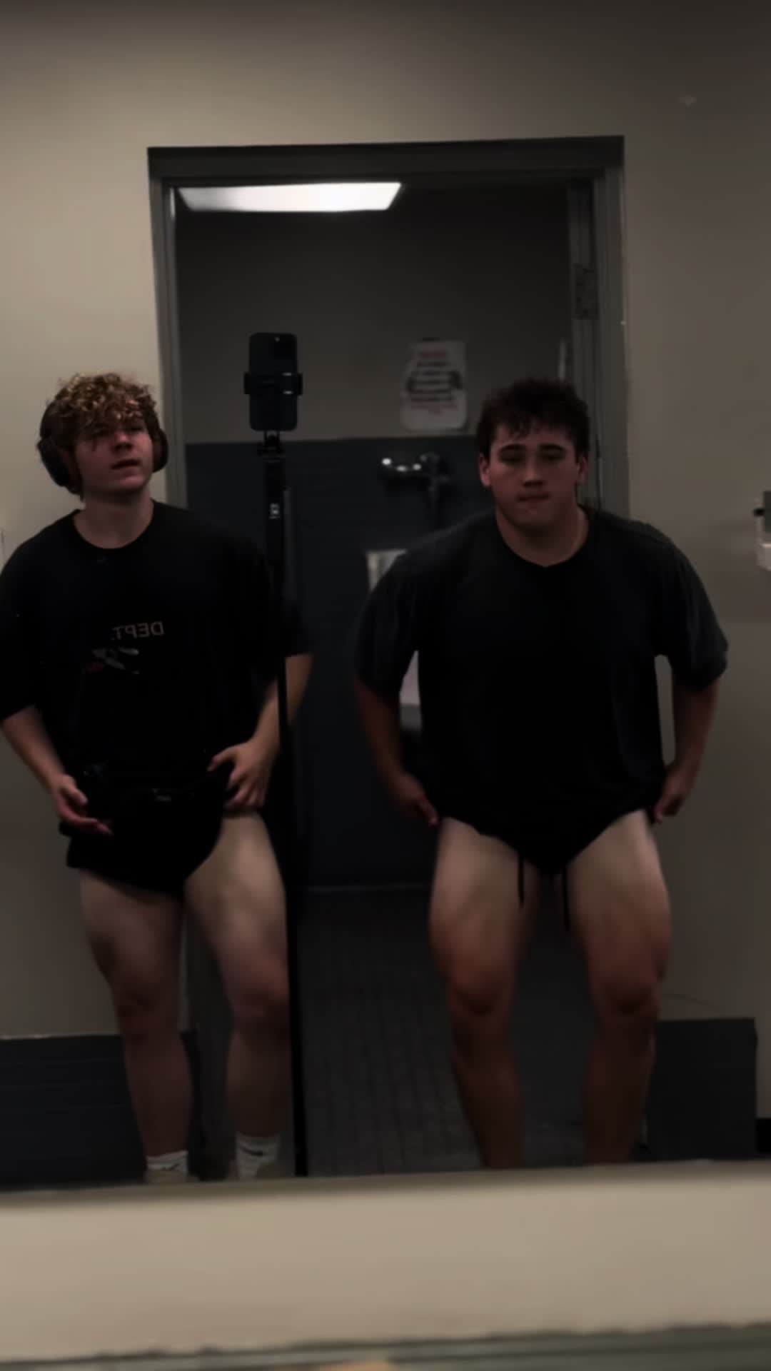 @shurt.lifts