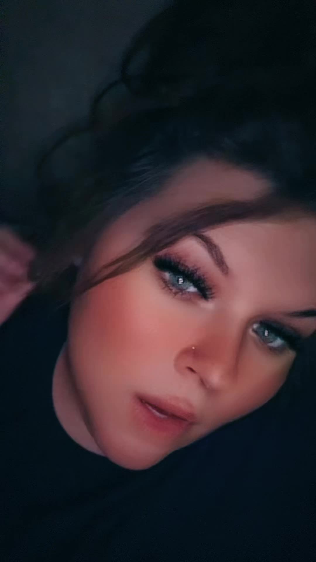 @❌Blue eyes and thick thighs❌