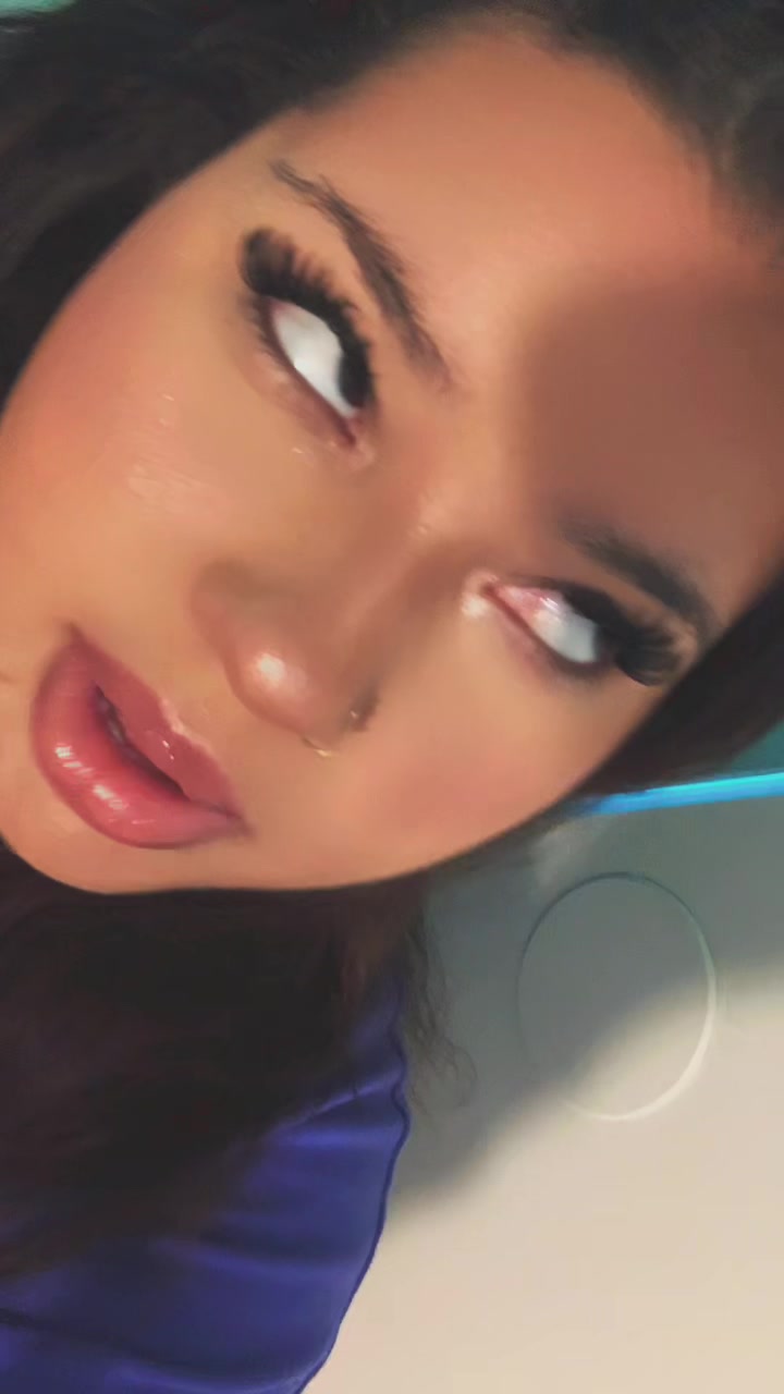 @Layna