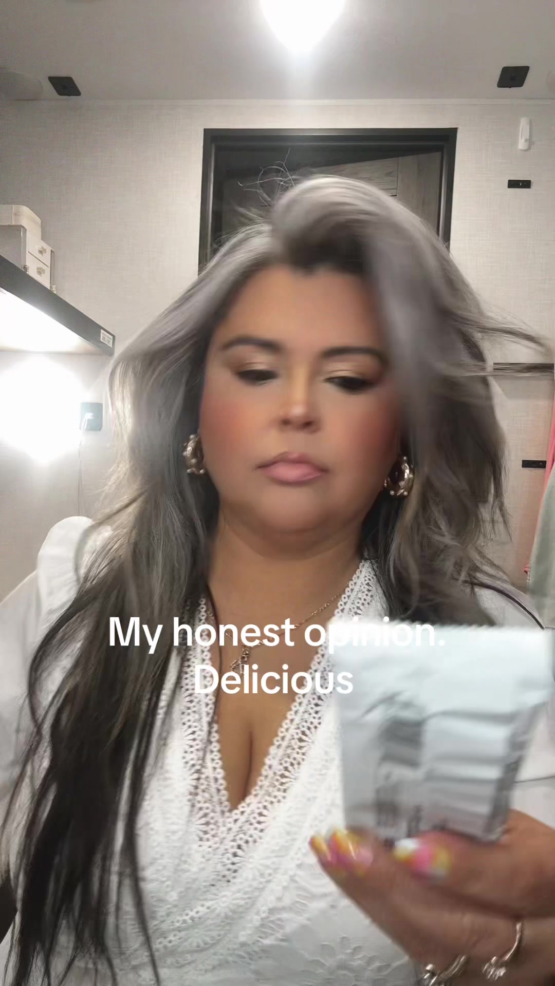 @chellasmiles