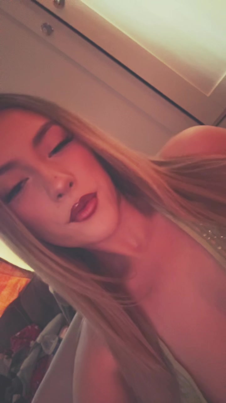 @Celyy