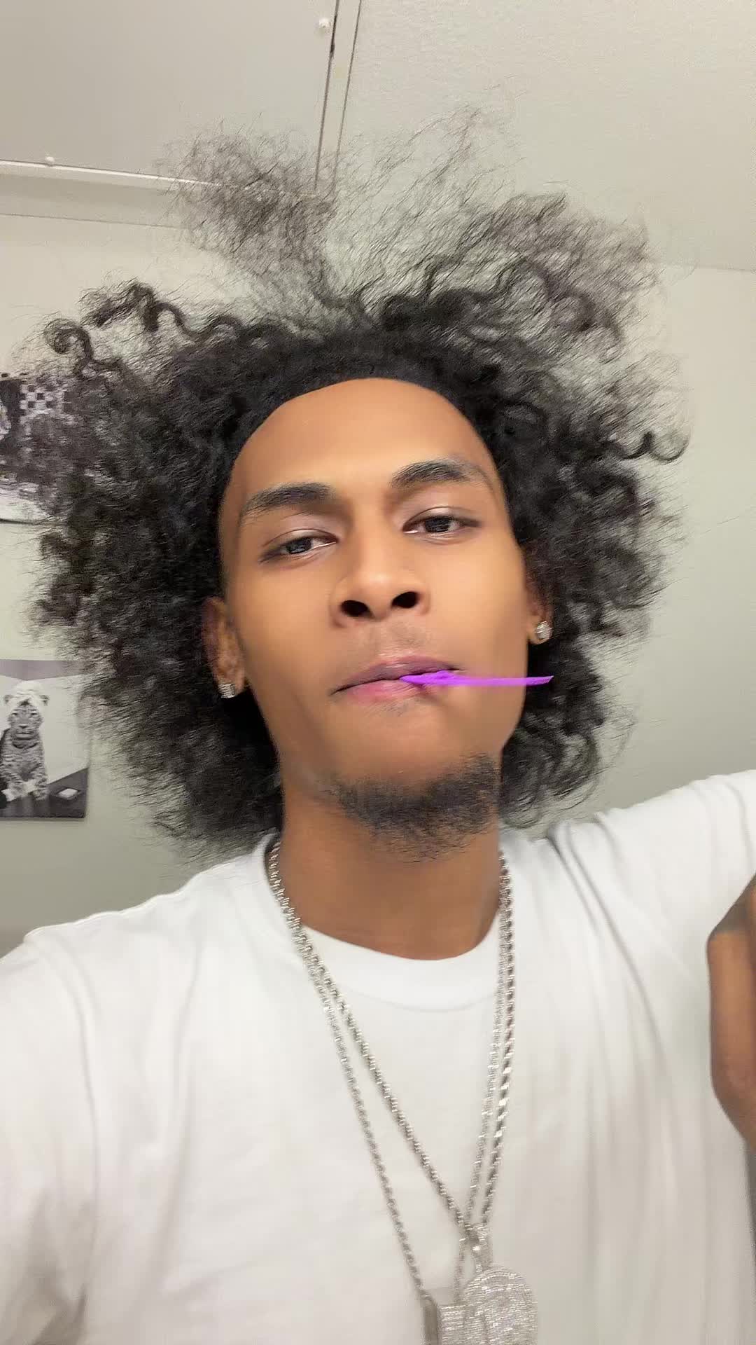 @FamousJayy🕴🏼.
