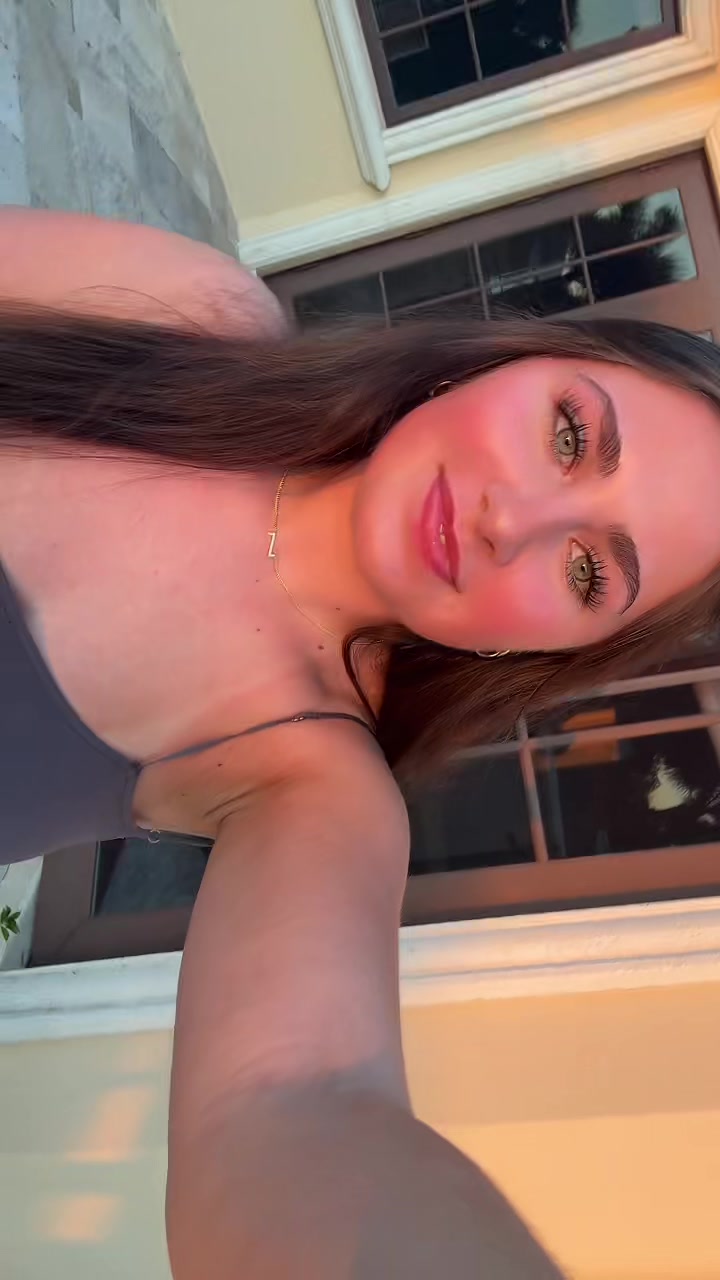@zoelevitan