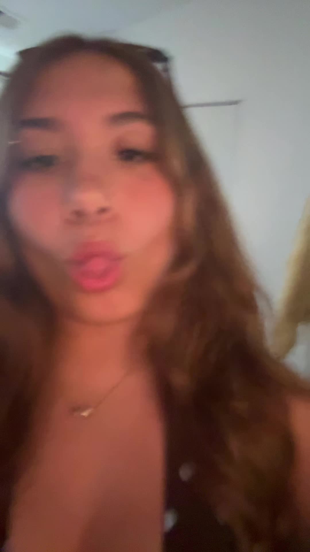 @miavela333