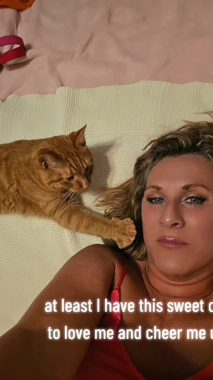 @FoxyRoxyLovesYou