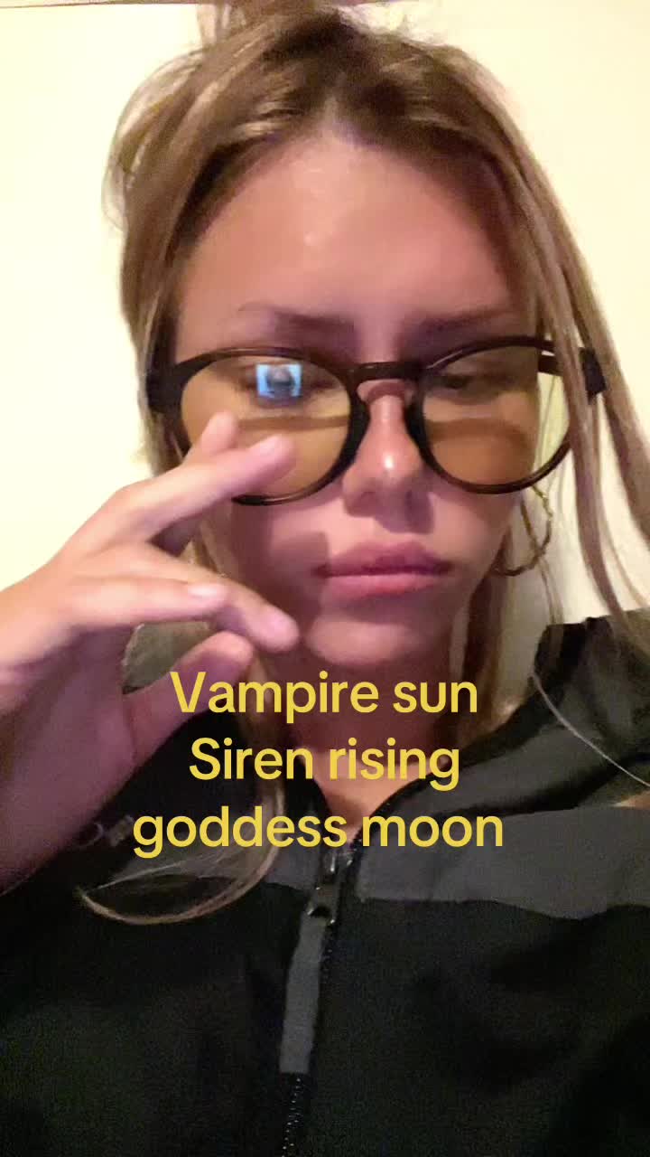 @golden girl ⭐️