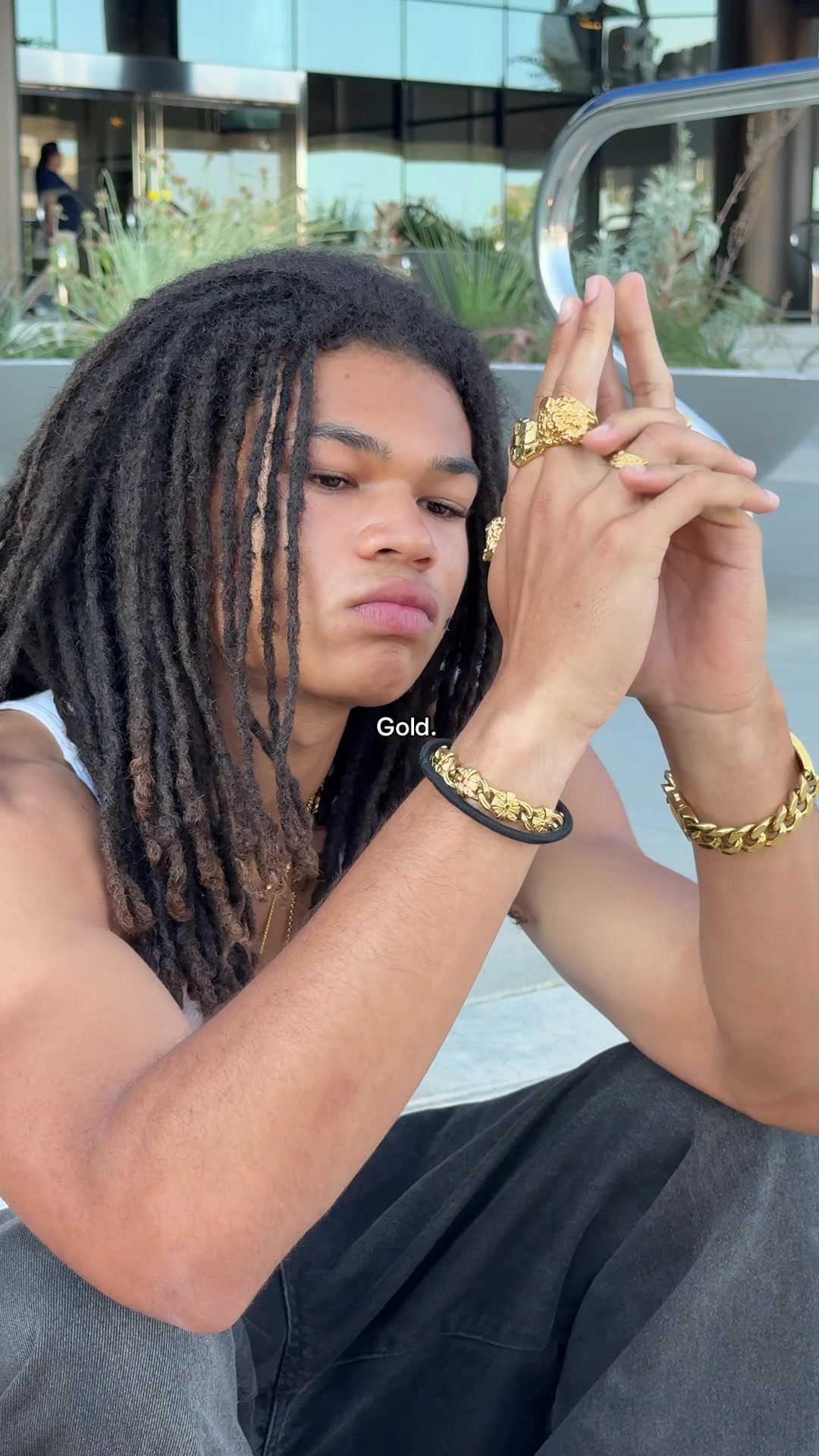 @Elaré
