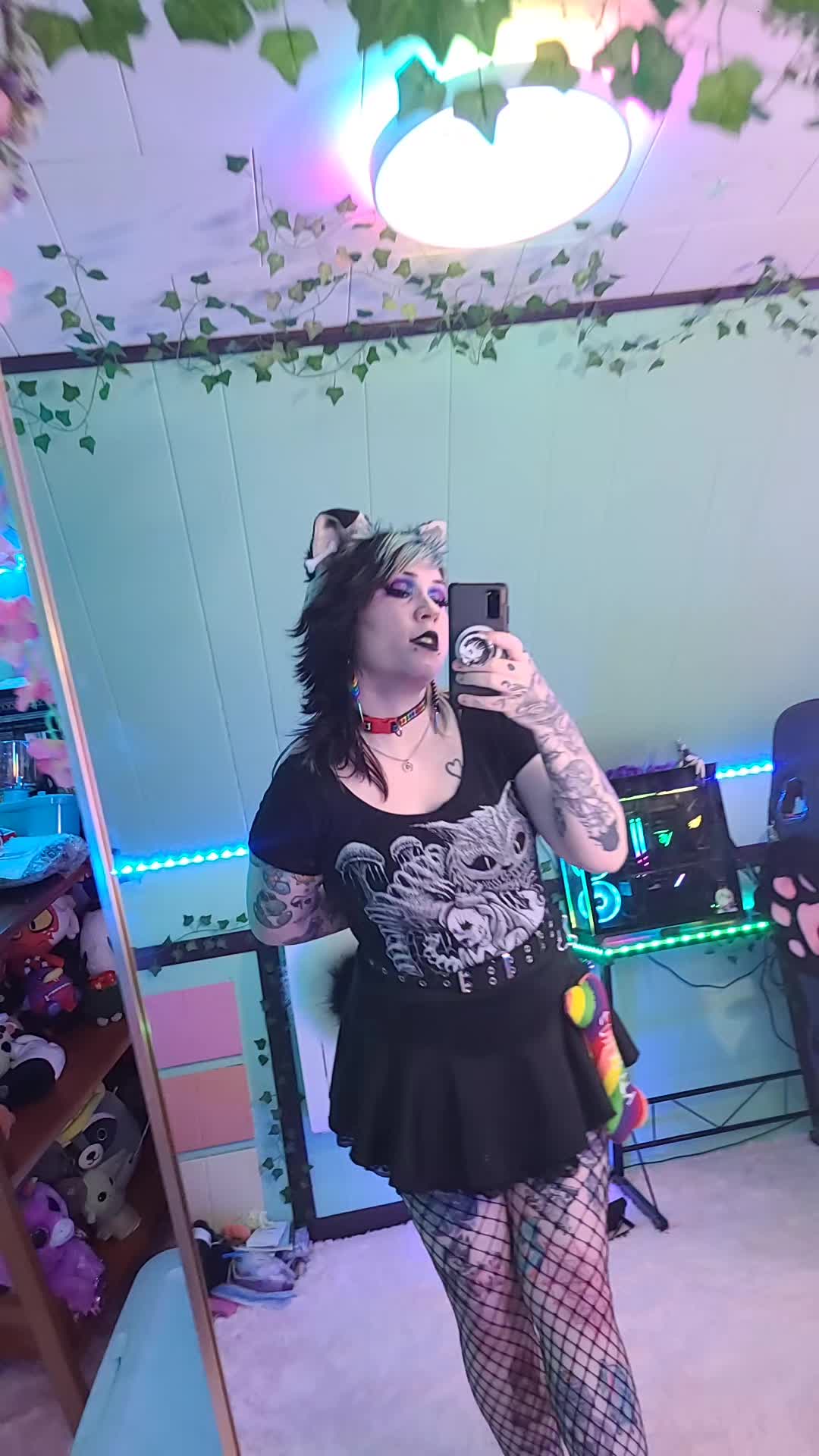 @Rainbow🏳️🌈Artist/Streamer🍃