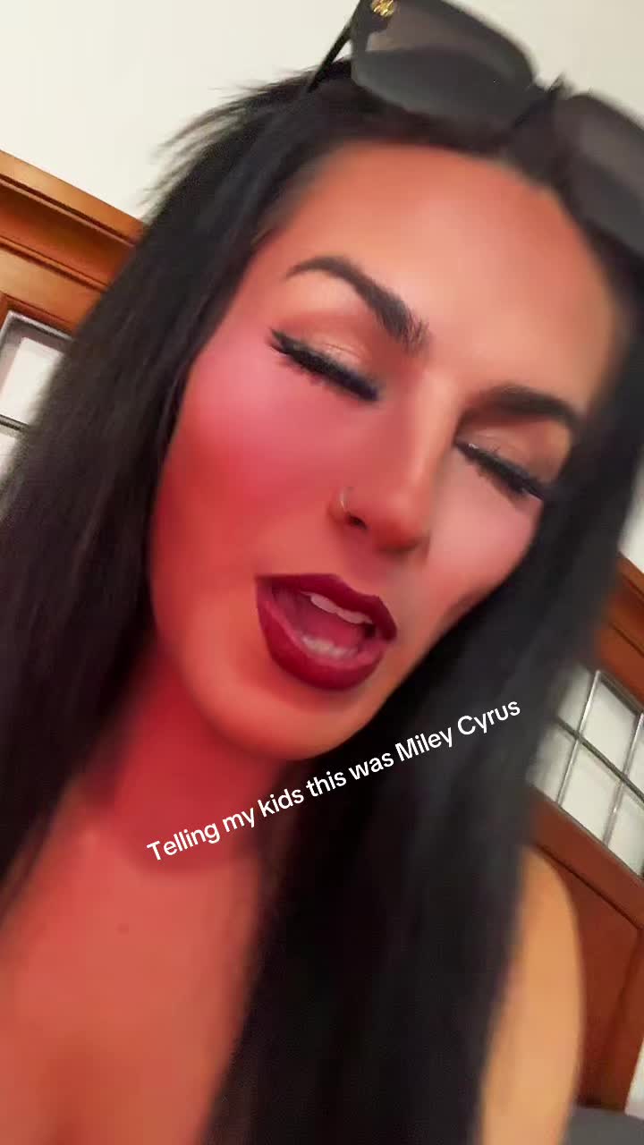 @Alexis Versace