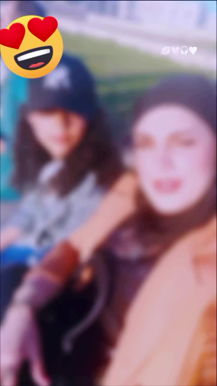 @زيزي عزيزة .
