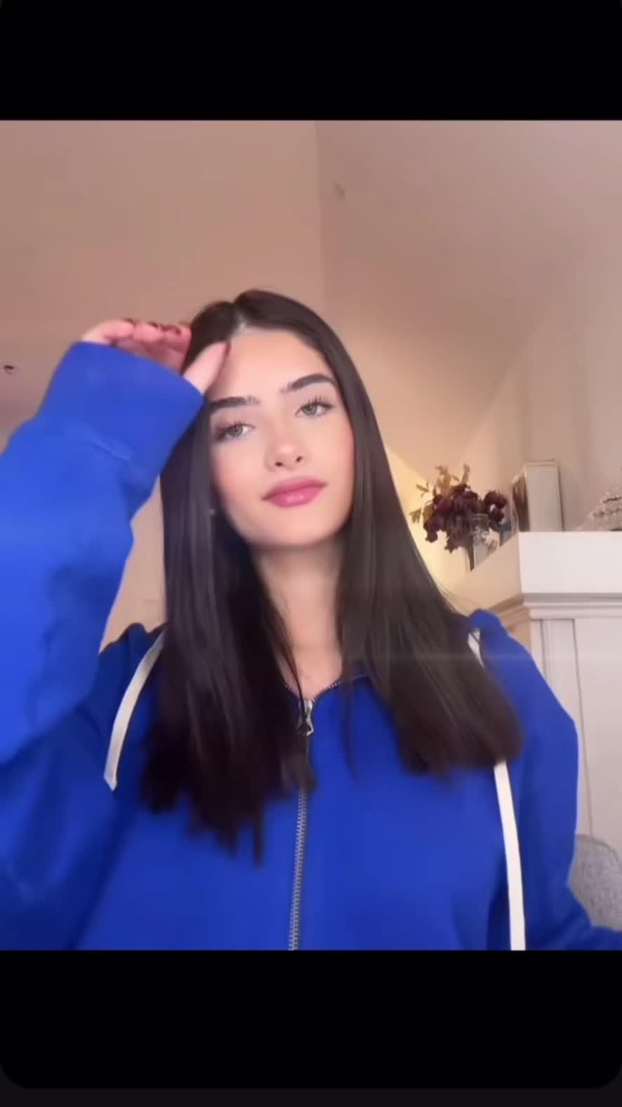 @arishaeshaikhfanpage