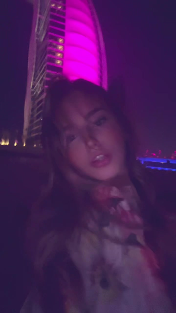 @elena💫