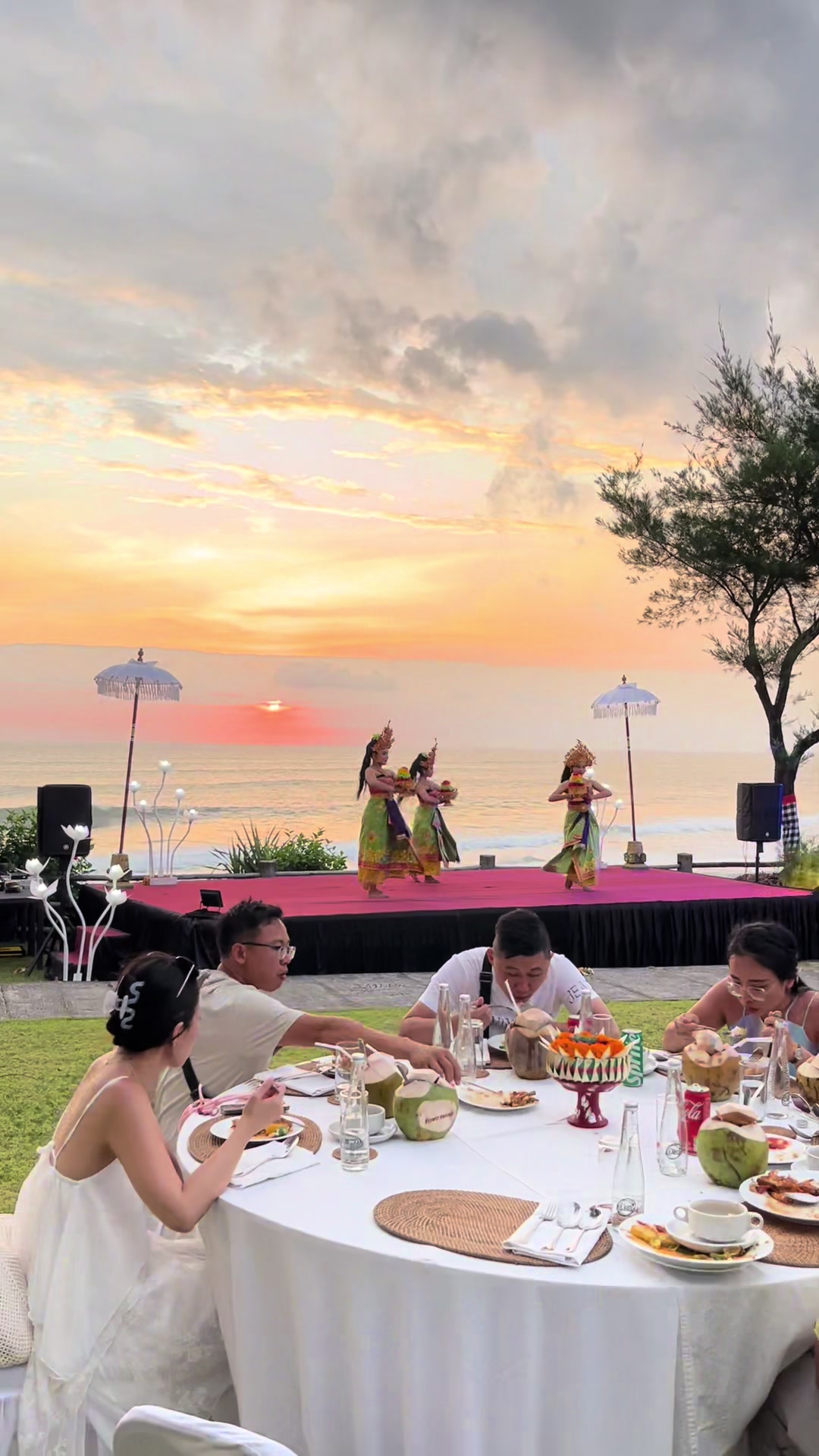 @De jukung resto Tanah Lot Bali