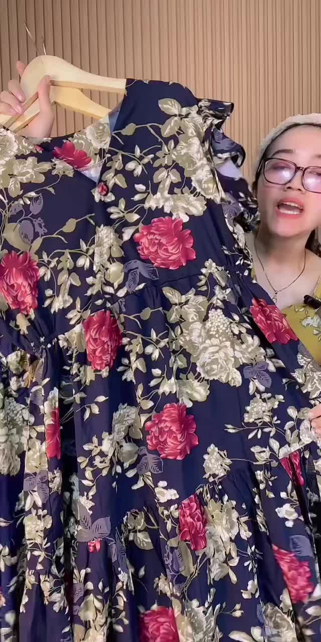 @Ninagrosirofficial
