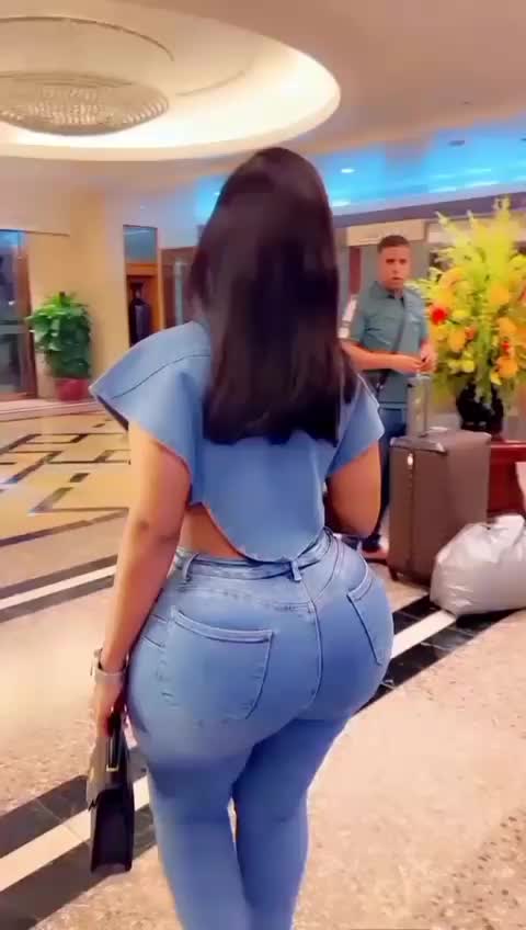 @Moureen🦋🌹