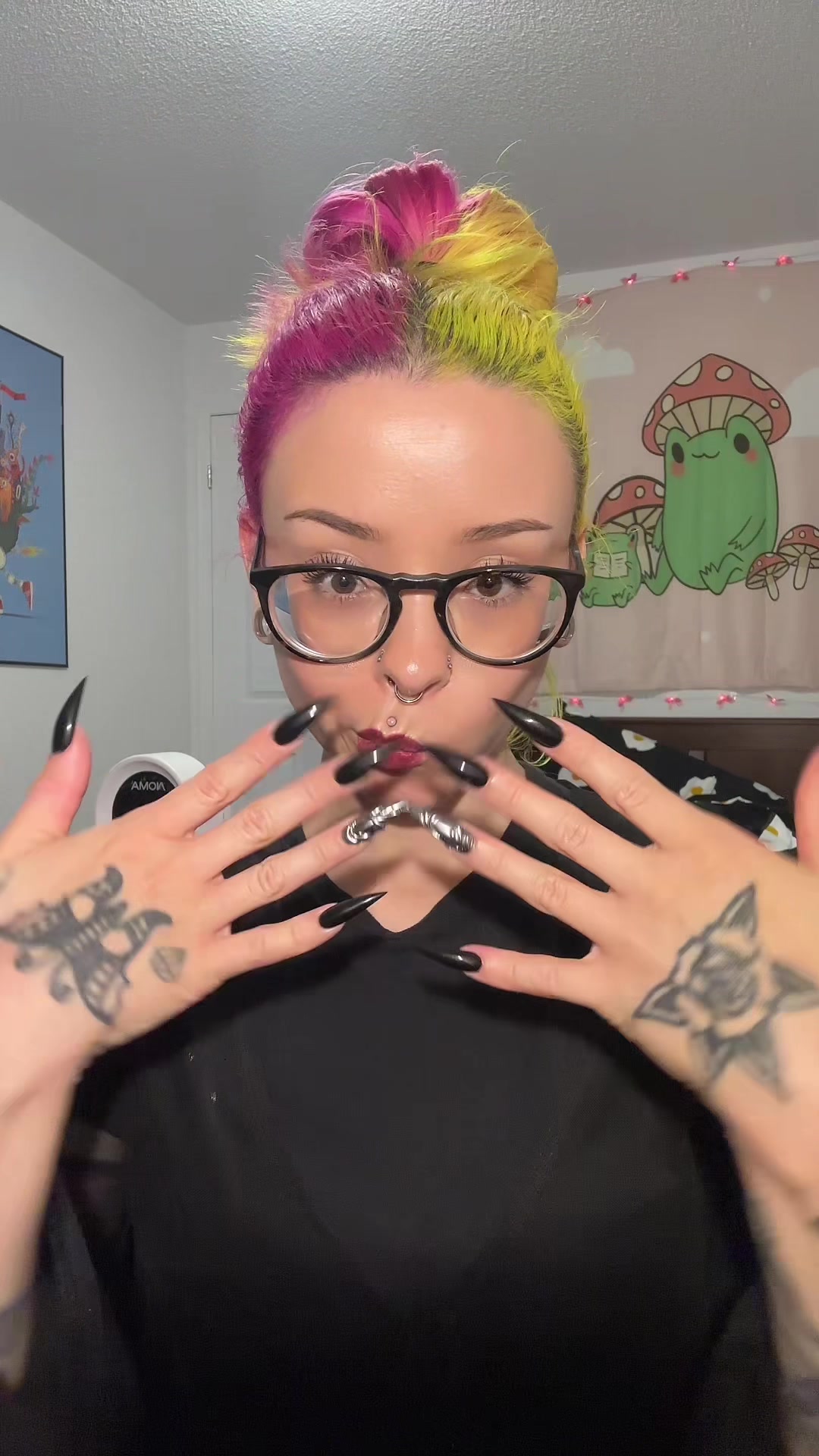 @laur.irl