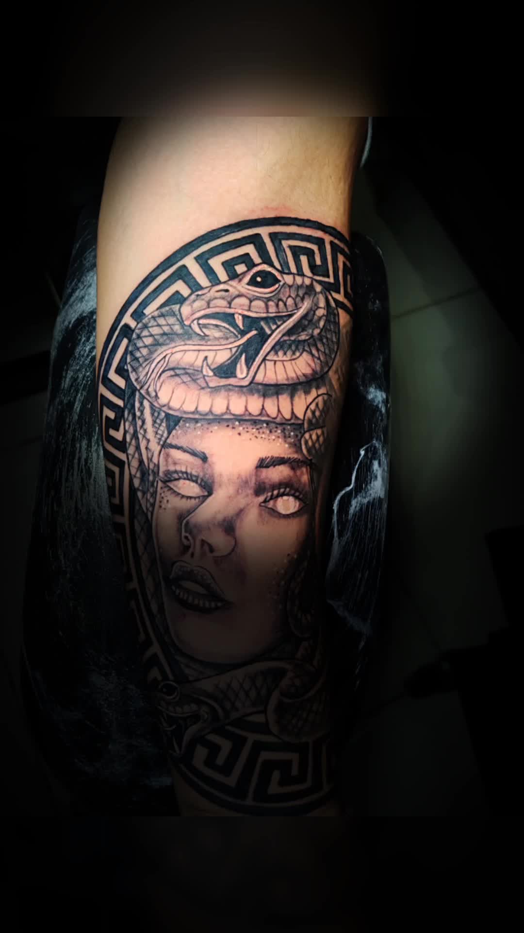 @Inked by Zunai😎Insane Shades