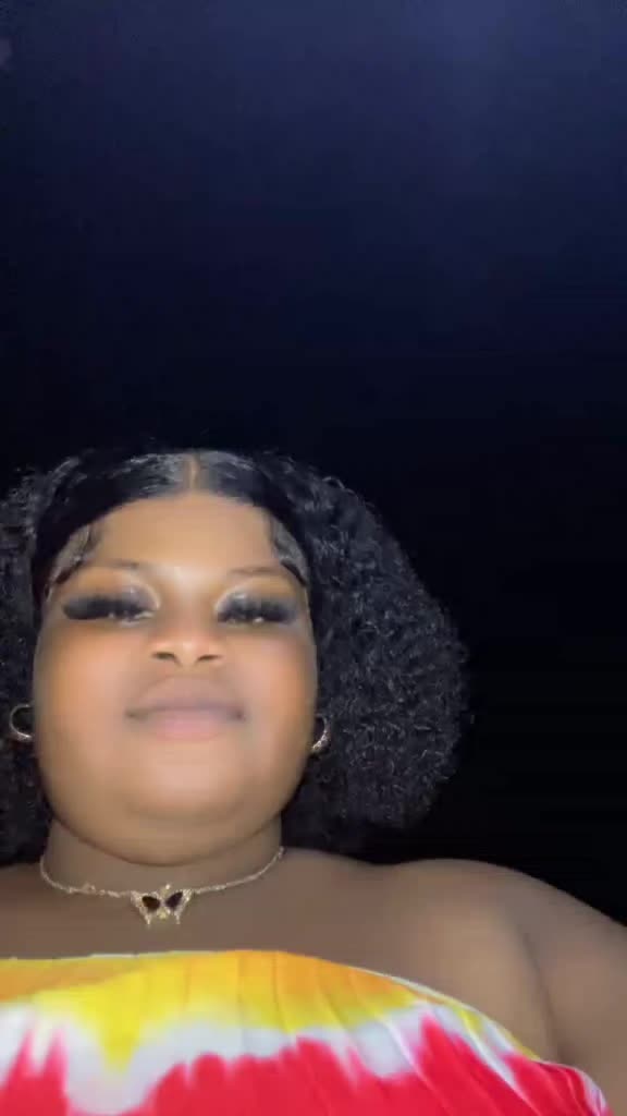 @users sexy Nora5