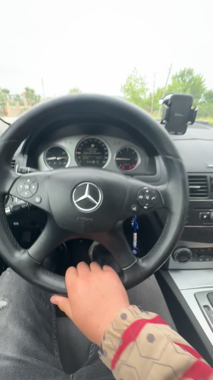 @Uesli55