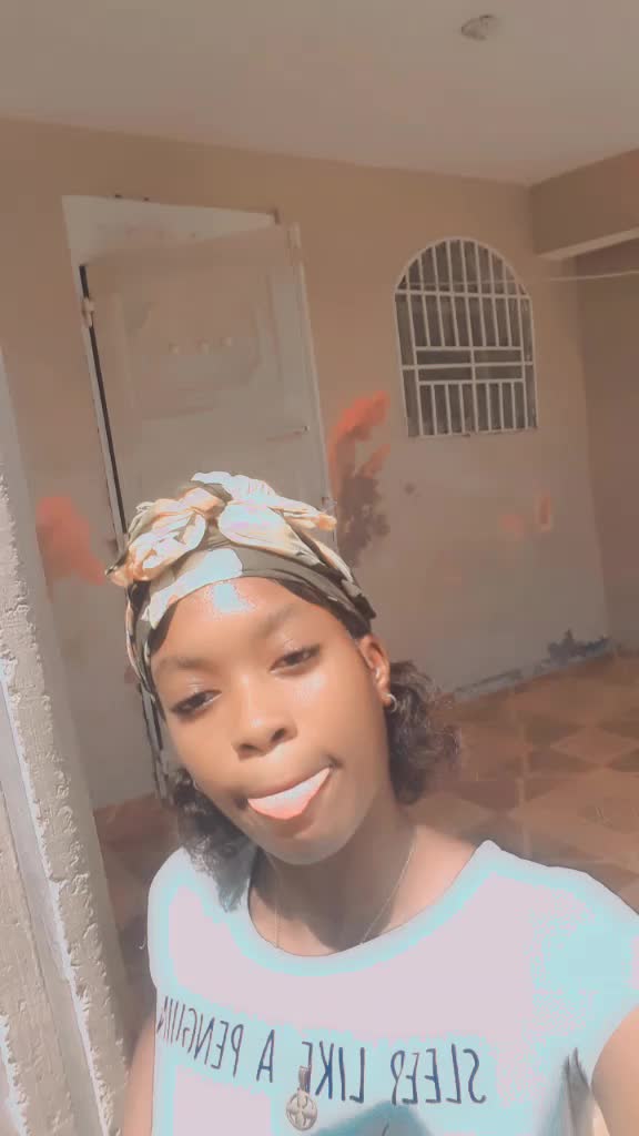 @Poup&eacute;e💕🌷 Dora 🐝