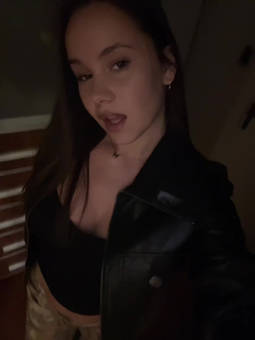 @e