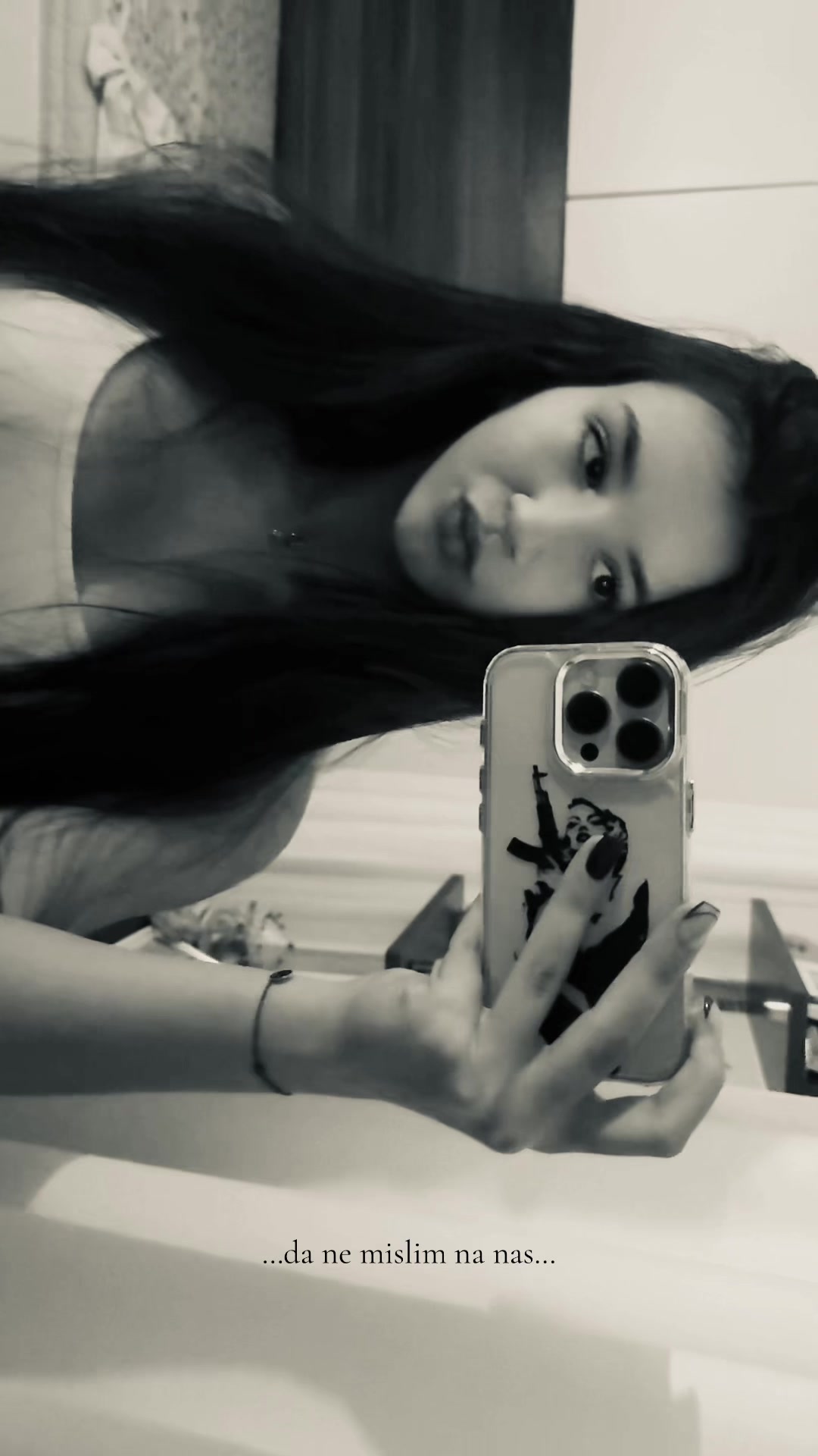 @𝙣𝙞𝙣𝙖
