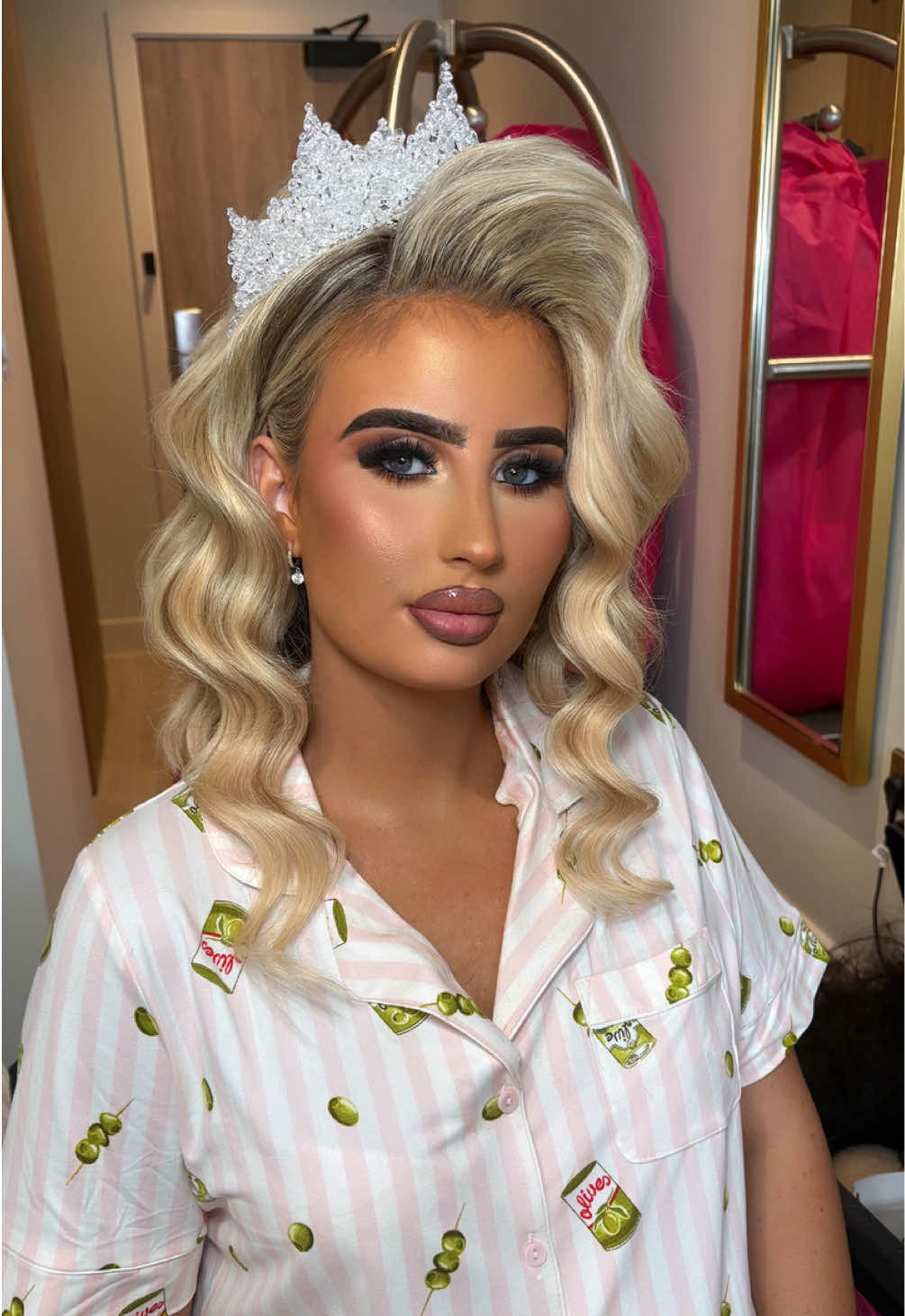@MAKEUPBYSHOLAA