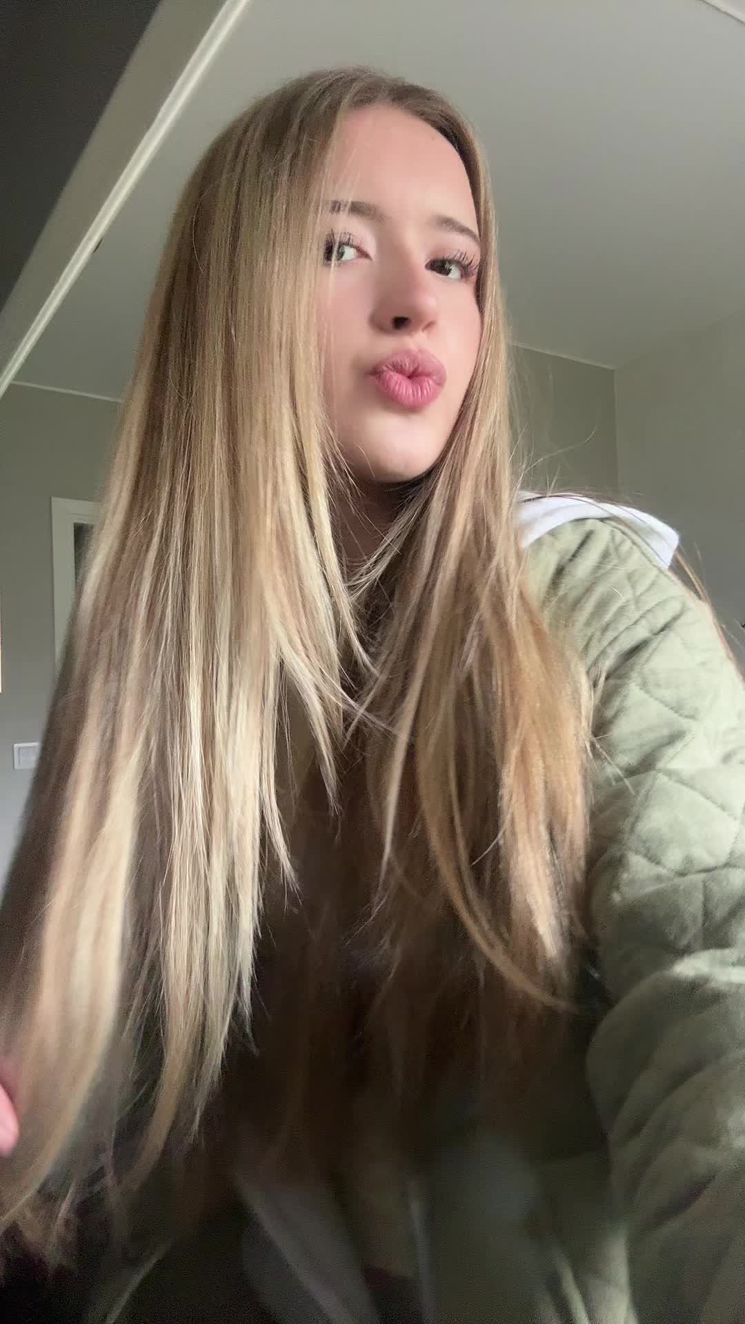 @Ella ♱