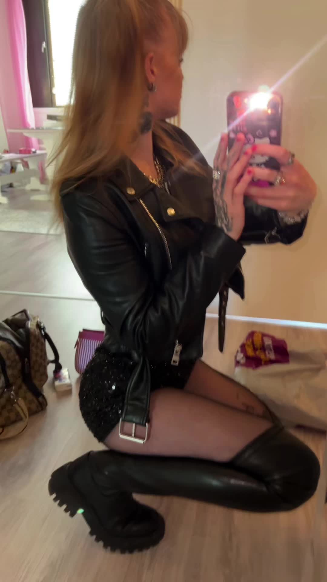@EmMi