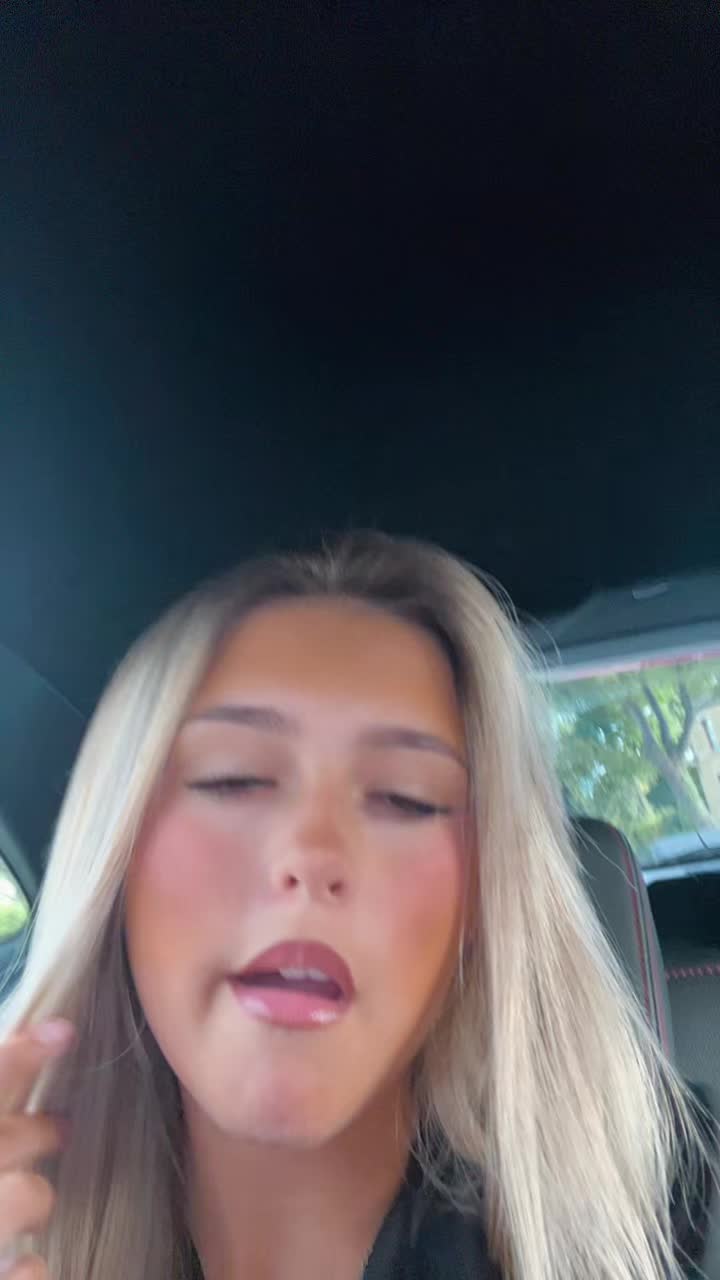 @Bella