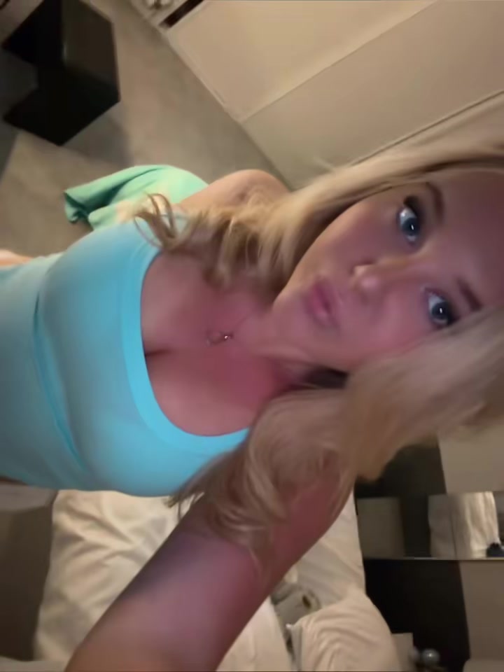 @caroline