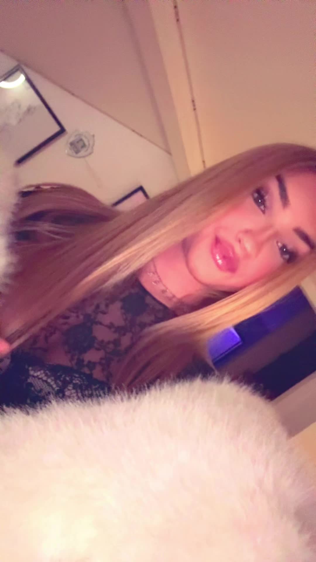 @𝒞𝒽ℯ𝓁𝓈ℯ𝒶🌺