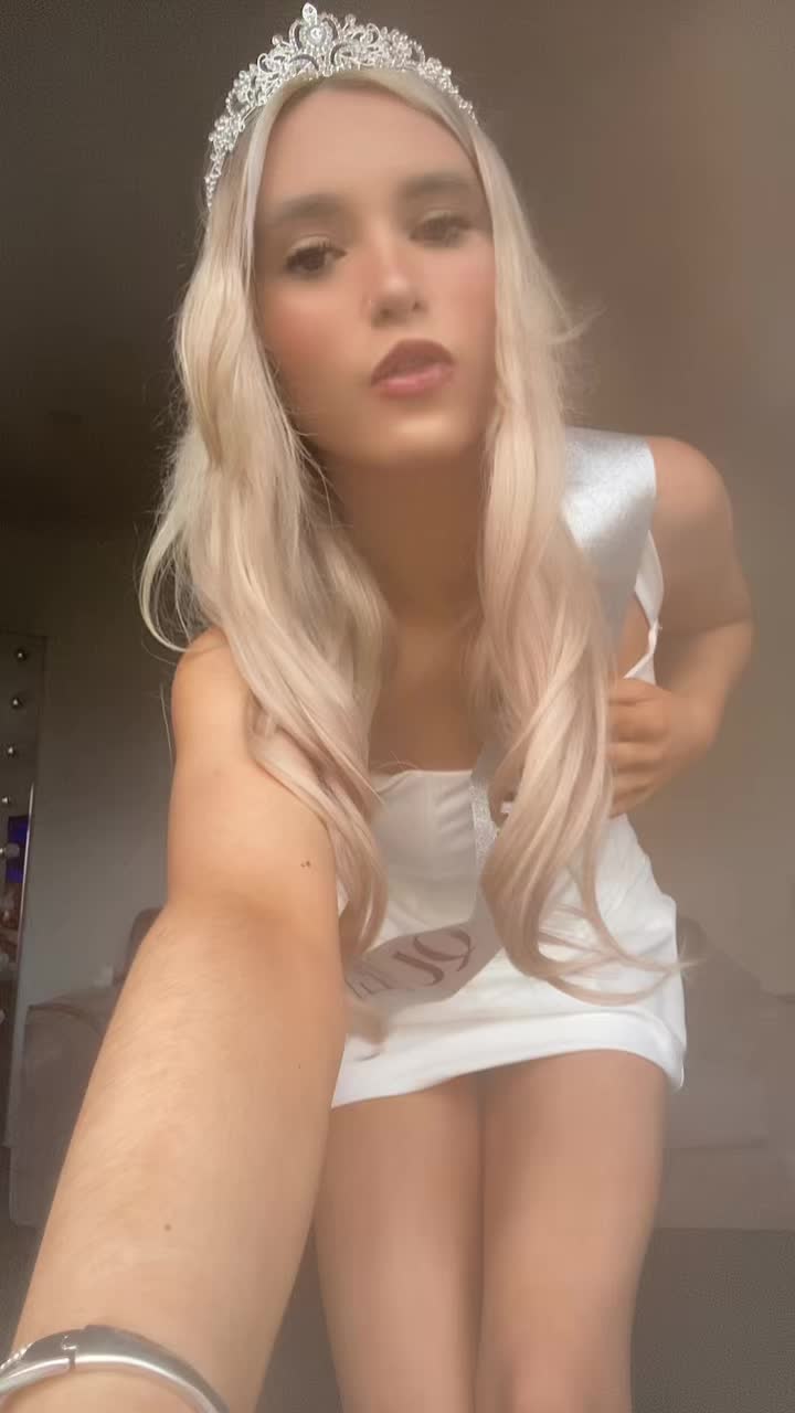 @𝐤𝐨𝐝𝐢𝐞𝐟𝐨𝐰𝐥𝐝𝐬