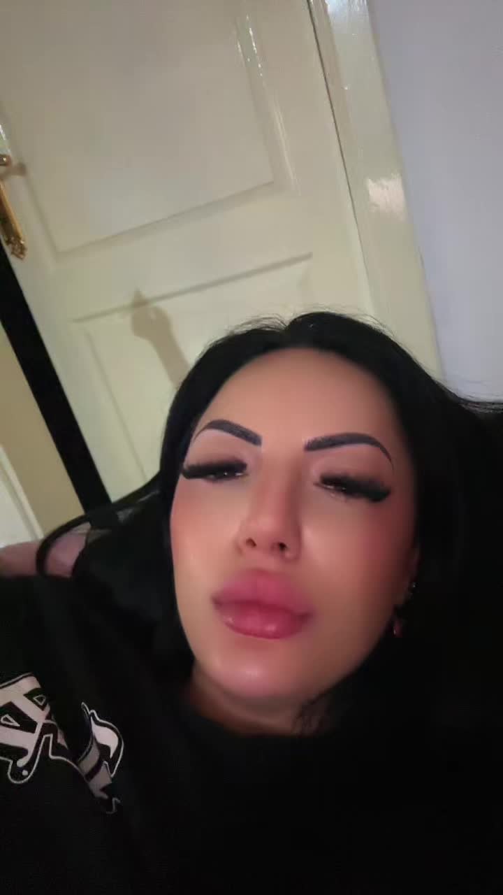 @𝕸𝖔𝖇 𝖂𝖎𝖋𝖊 🦈