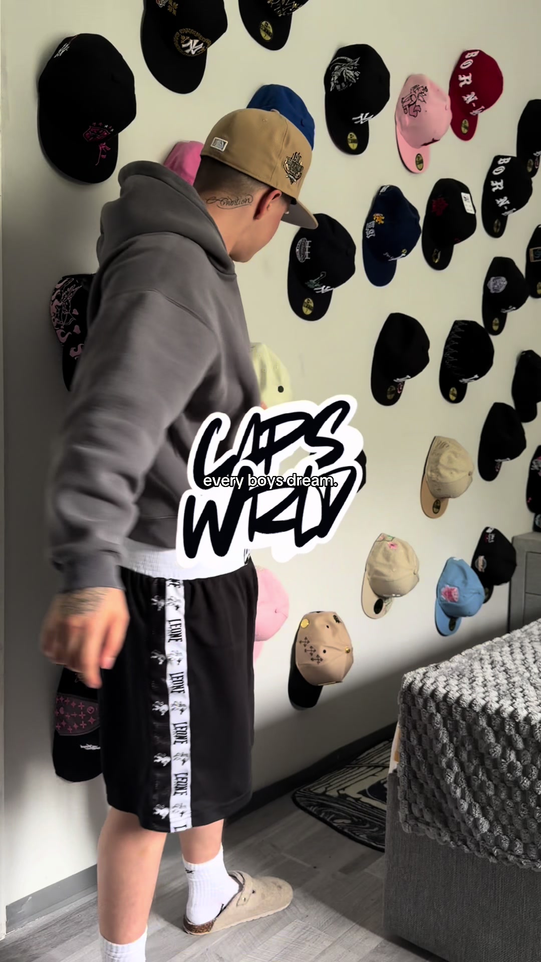 @CapsWrld Studios.