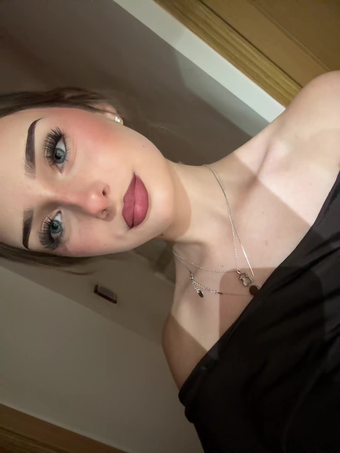 @𝓪𝓷𝓰𝓮𝓵𝓪