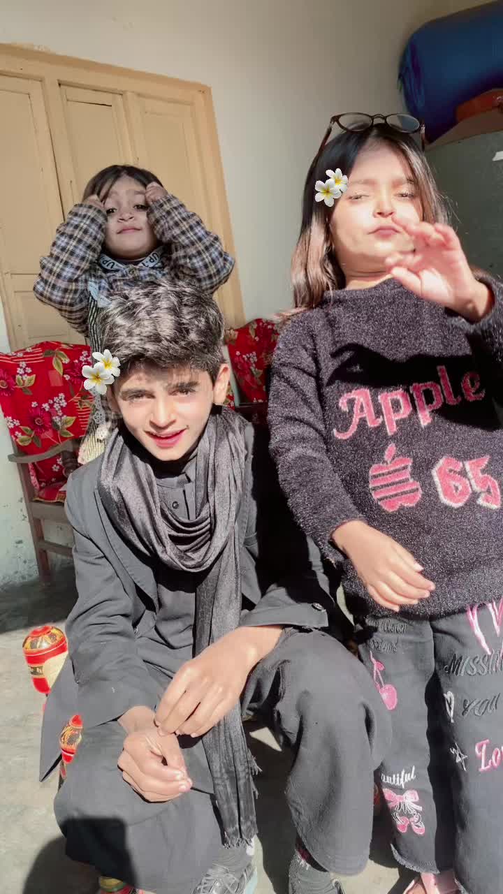 @Ayesha cutie🥰