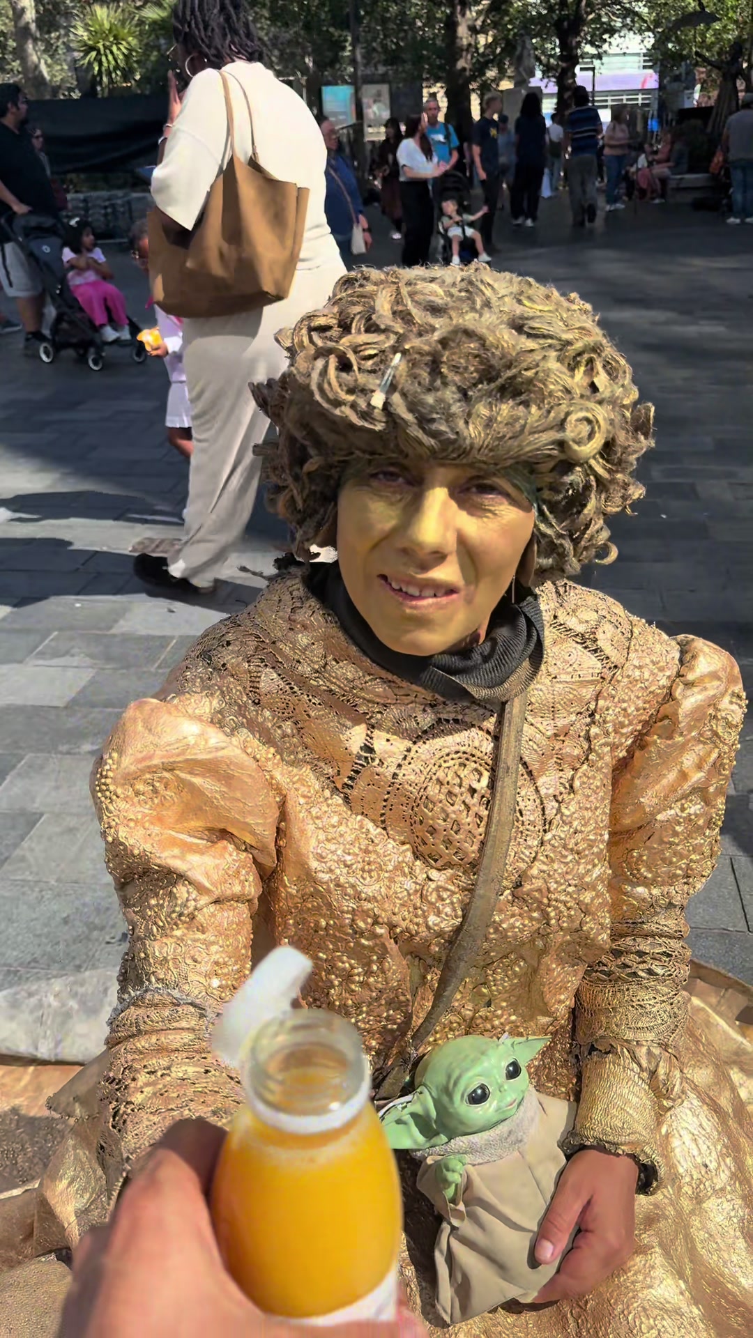 @goldenladystatue