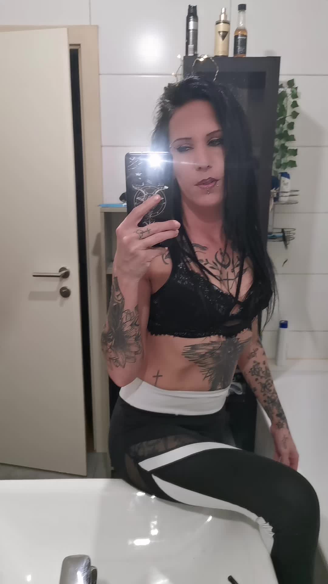 @⸸⛧ ScHwaRzeSLeDeRLuDeR⸸⛧